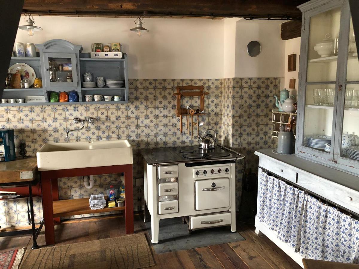 Historisches Fachwerkhaus "Hoher Hirschen" - Stilvolles Studio Und Museales Apartment Mit Romantischem Hof Und Garten Bodman-Ludwigshafen Esterno foto