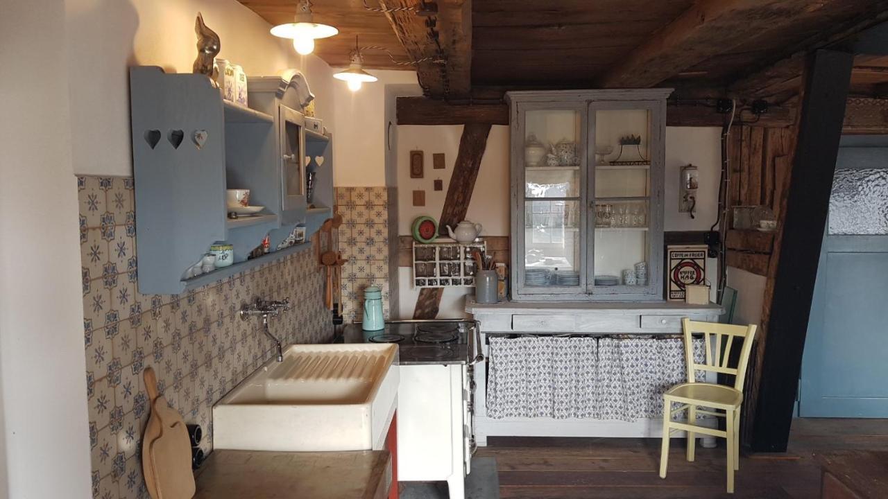 Historisches Fachwerkhaus "Hoher Hirschen" - Stilvolles Studio Und Museales Apartment Mit Romantischem Hof Und Garten Bodman-Ludwigshafen Esterno foto